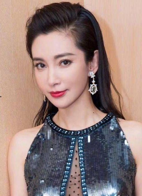 整容爆料大全视频播放,揭秘“整容爆料大全”视频播放背后的真相