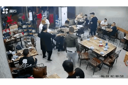 烧烤店爆料视频大全,视频大全揭秘美食背后的故事
