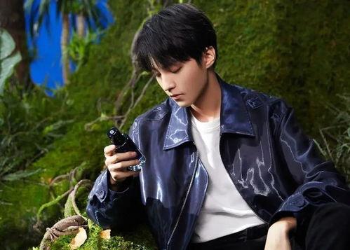 王俊凯爆料任嘉伦视频,视频揭秘明星私下互动！”