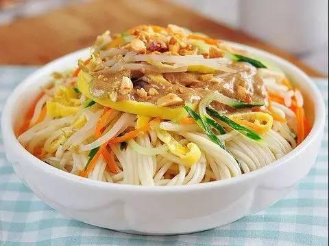 凉皮凉面爆料怎么做视频,夏日清爽美食轻松get！