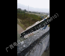 记者爆料车祸现场视频,惊心动魄！记者现场直击车祸惨烈瞬间