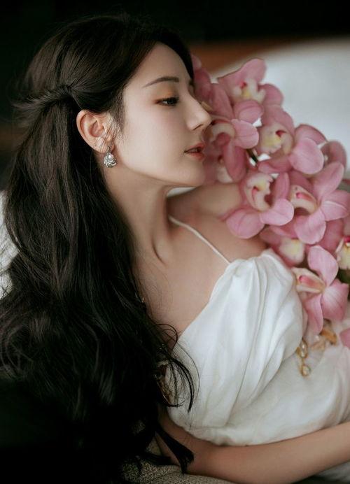 娱乐大爆料周翊然是谁,揭秘周翊然背后的故事